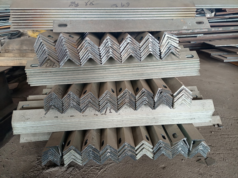 原材料7國(guó)標(biāo)角鐵 熱鍍鋅隅撐