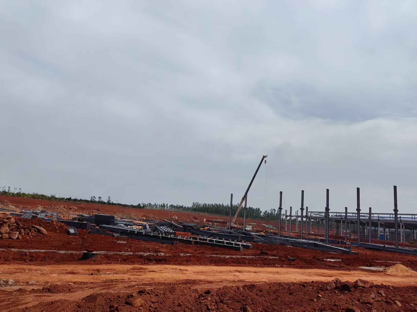 廠房立柱，廠房鋼結(jié)構(gòu)安裝13131801767