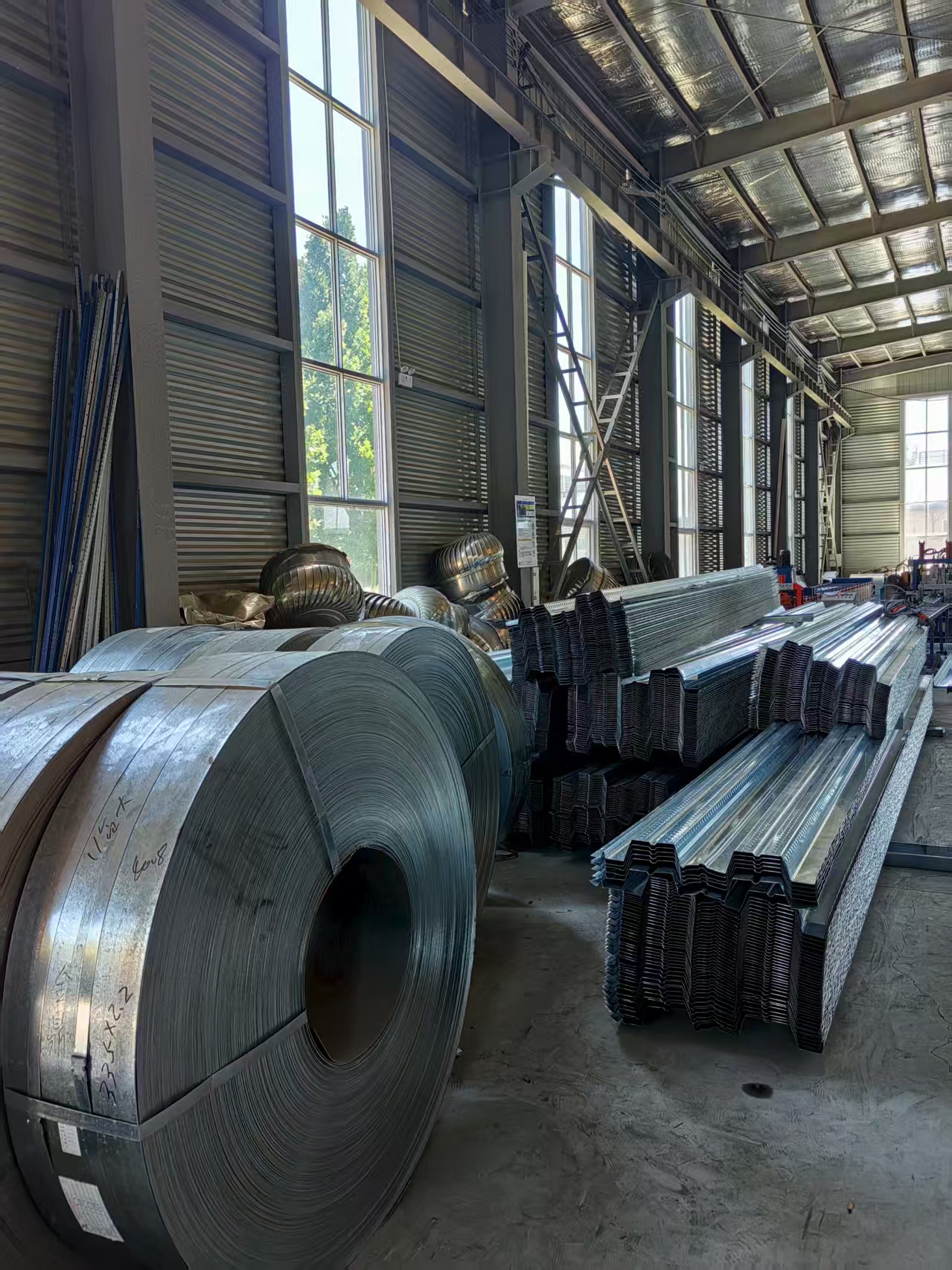 樓承板、墻檁條、熱鍍鋅方管、衡水鋼構(gòu)加工、方管加工、鋼構(gòu)加工、金鼎鋼構(gòu)13131801767